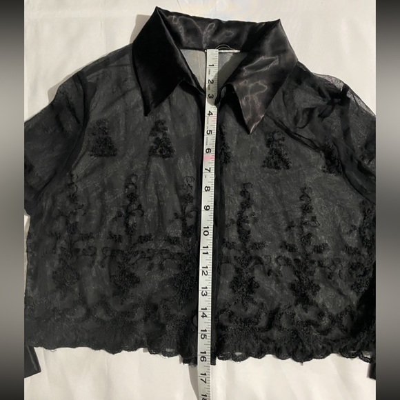 See-Thru Long Sleeve Floral Embroidered Cropped Button Down Shirt - Picture 11 of 11